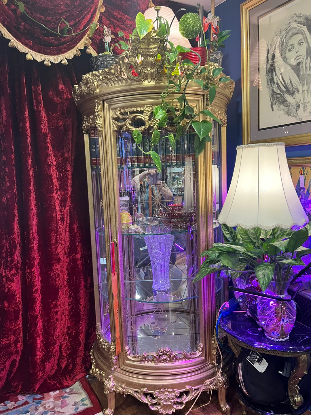 Antique gold display cabinet - photo 4