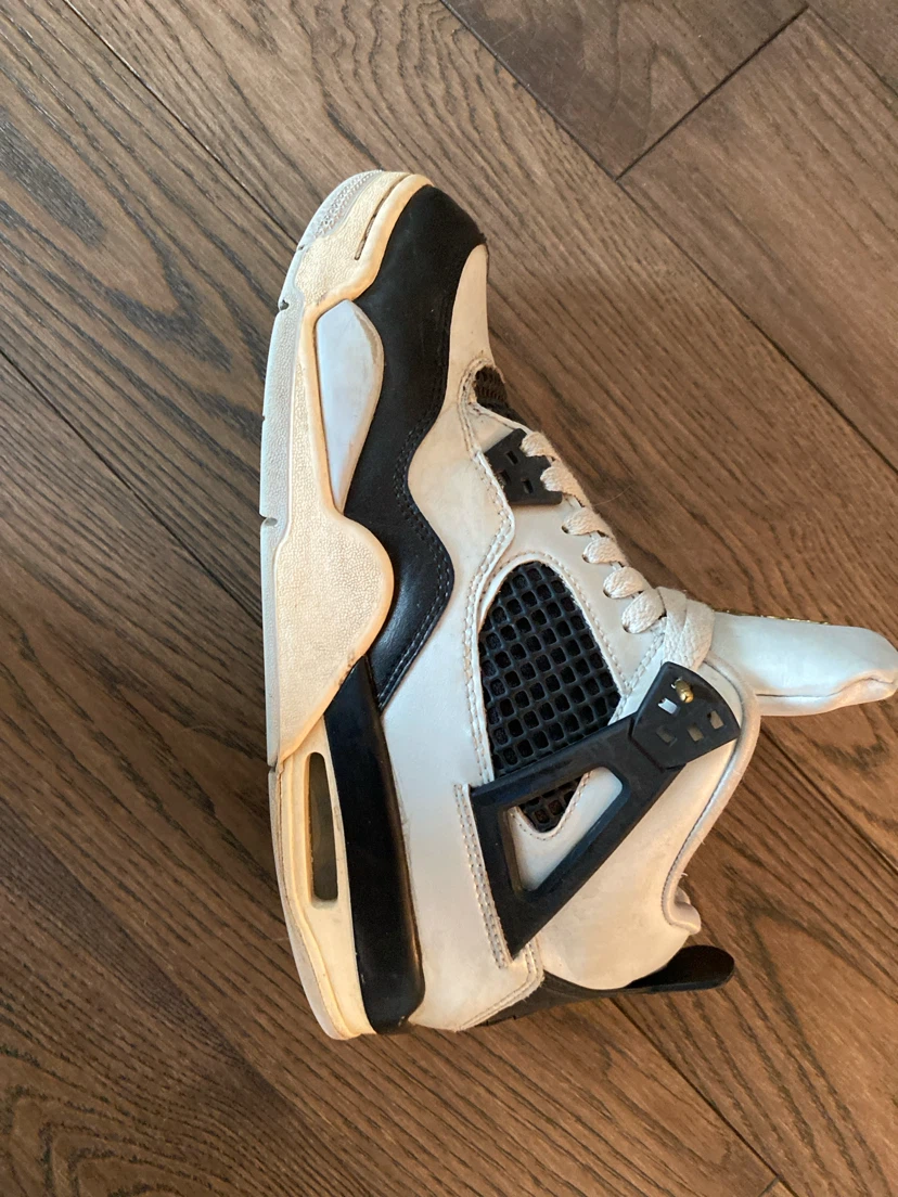 Air Jordan 4 Retro