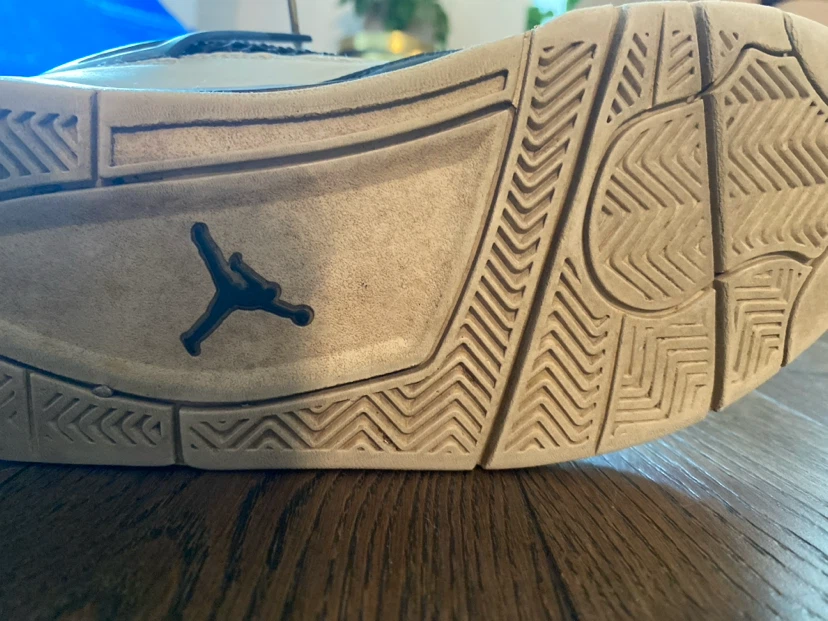 Air Jordan 4 Retro - photo 4