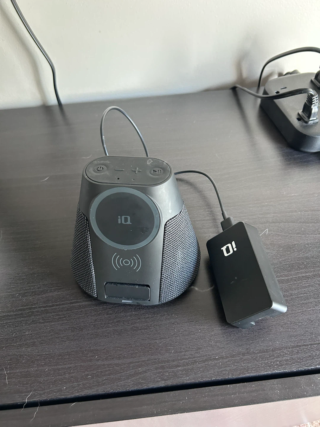 iQ Wireless Speaker + Charge Cord + Power Charging Block