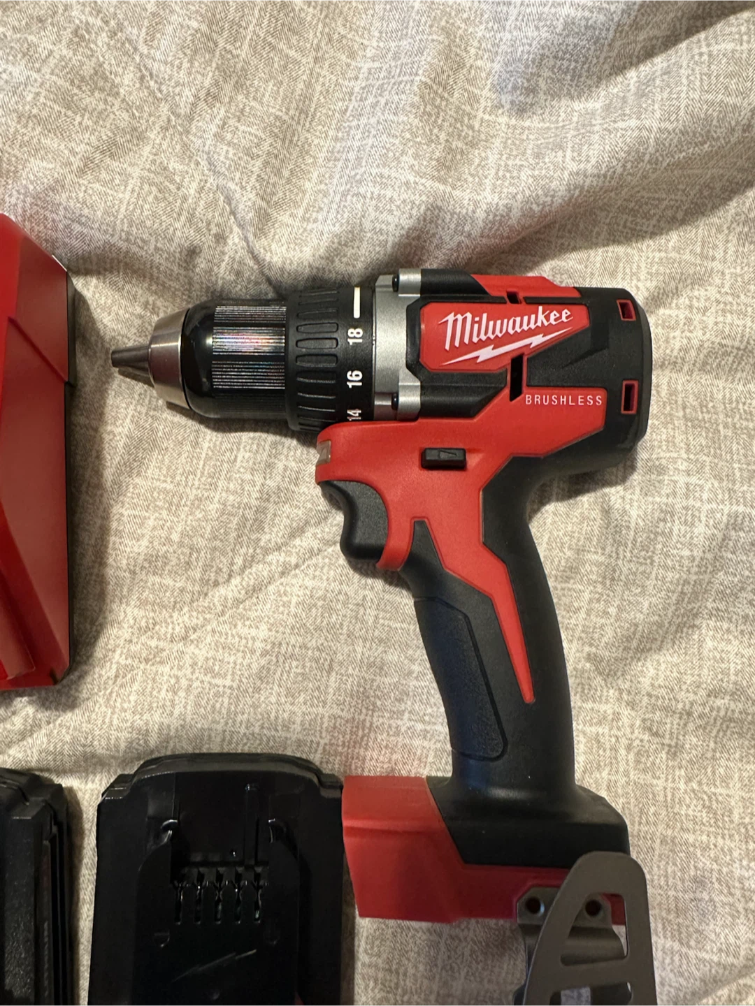 Milwaukee M18 Cordless Drill/Driver Kit with Bag - photo 4