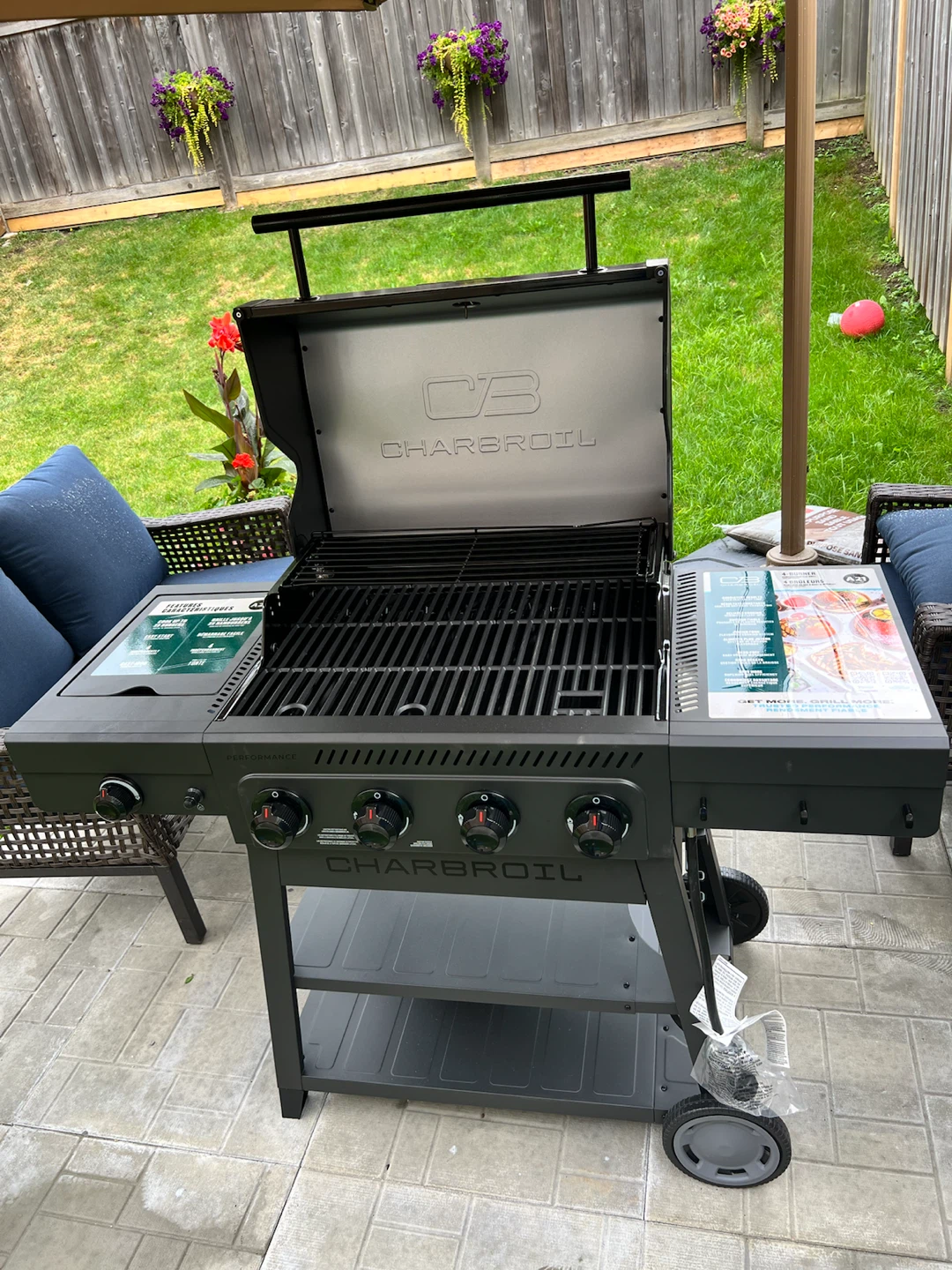 Char-Broil 4-Burner Performance Gas Grill - NEW - photo 4