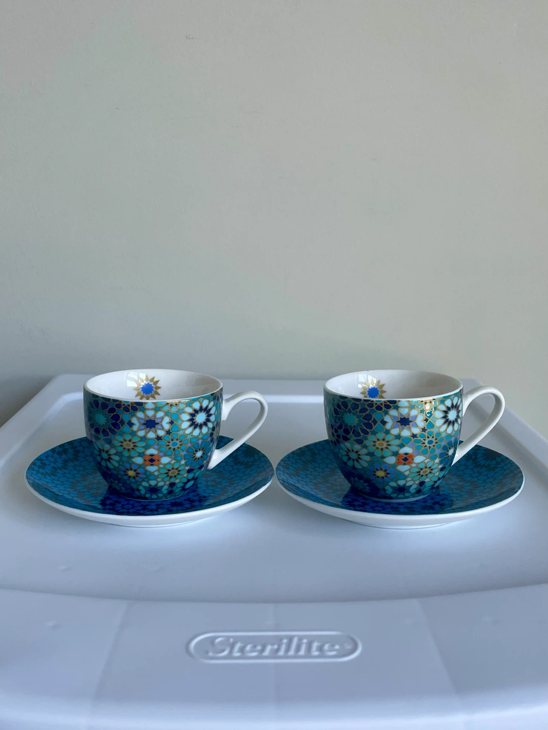 Set of 2 Decorative Tea Cups with Saucers - photo 3