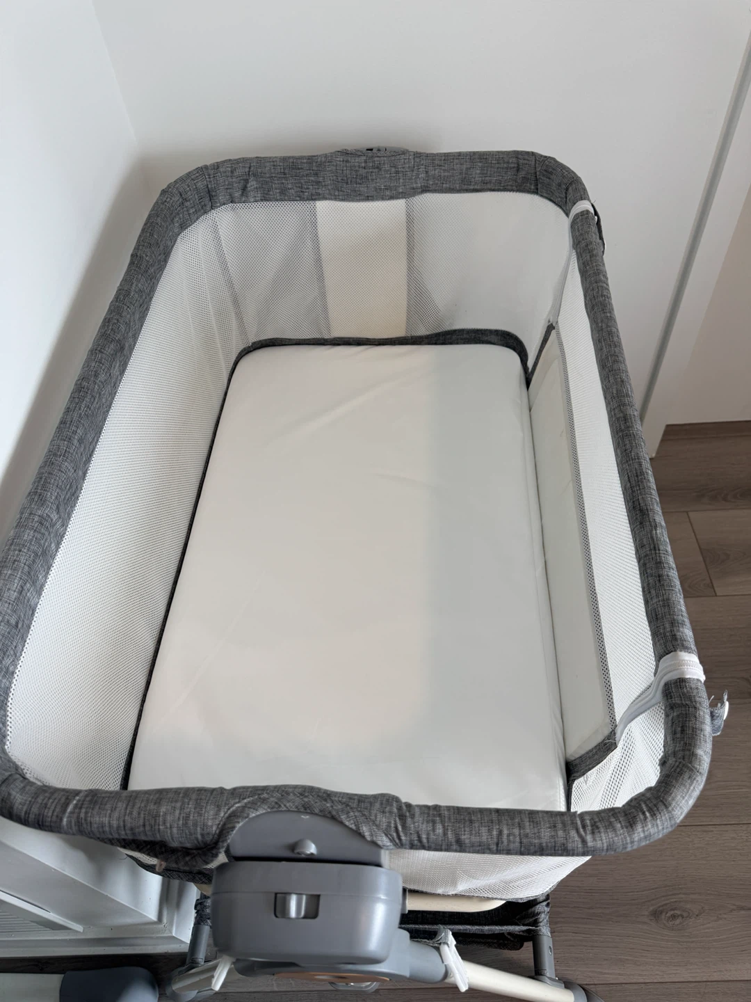 Grey Baby Bassinet with Mattress - photo 3