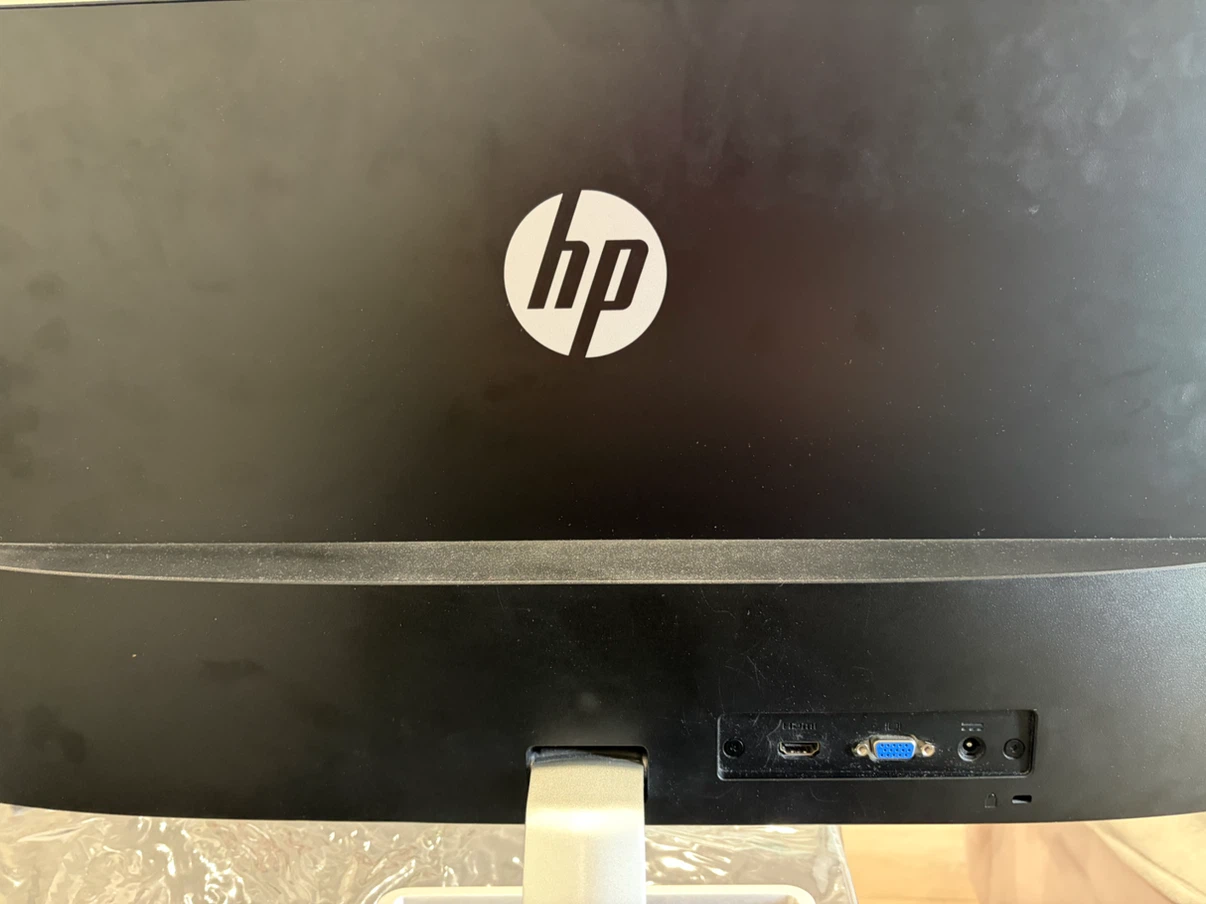HP 24f Monitors (Both) - photo 4