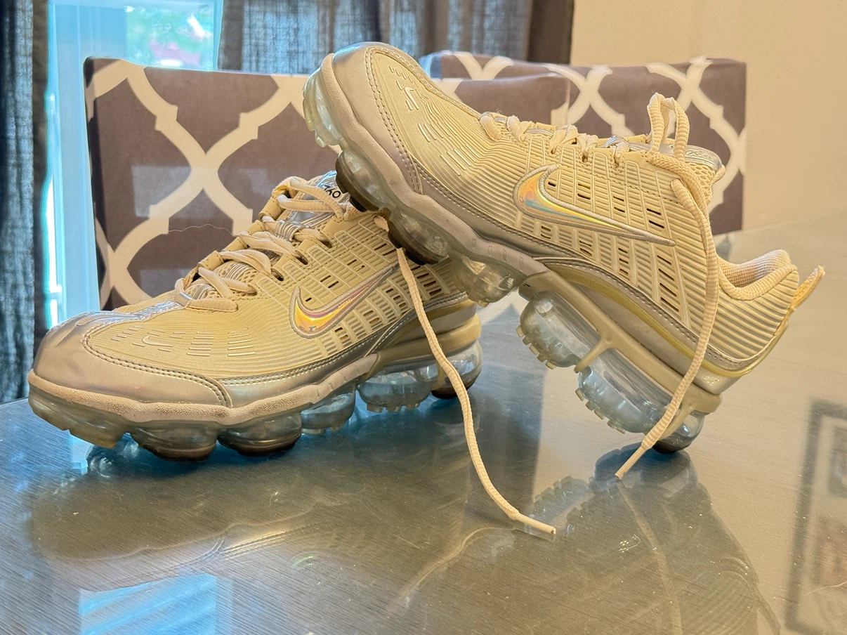 Nike Air VaporMax 360 Women’s – Fossil/Cream – Size 9