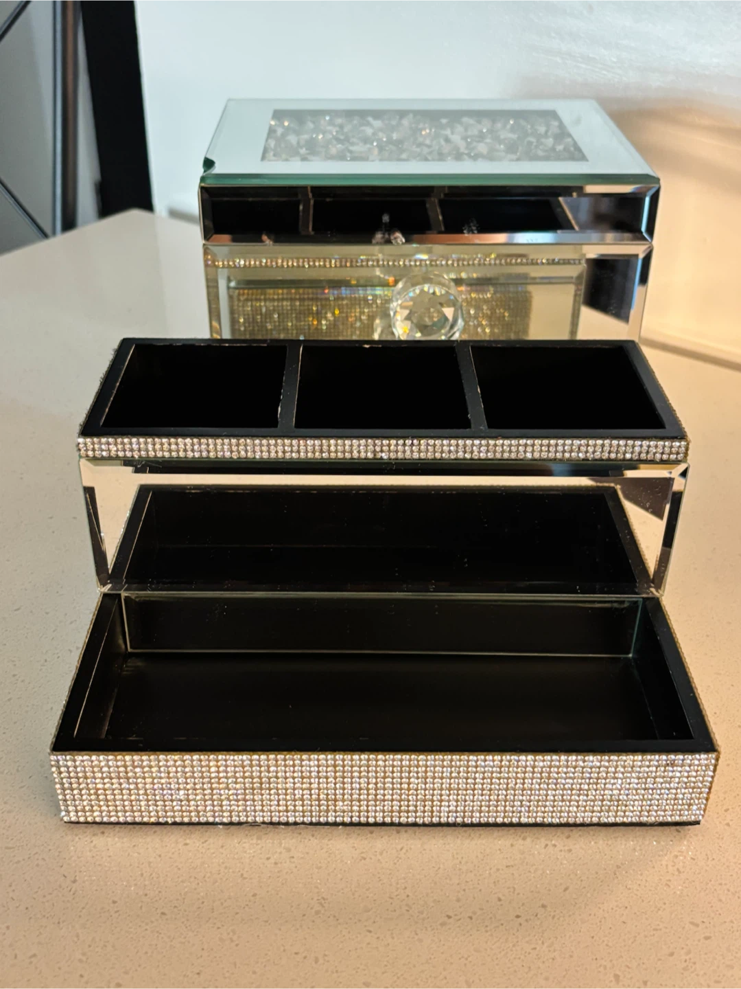 Sparkly Black Makeup Organizer - photo 3