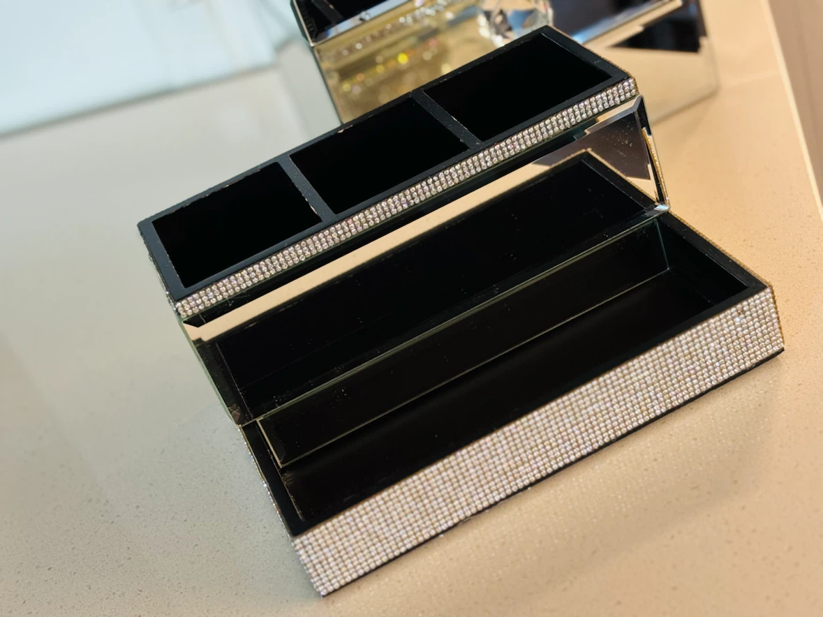 Sparkly Black Makeup Organizer - photo 5