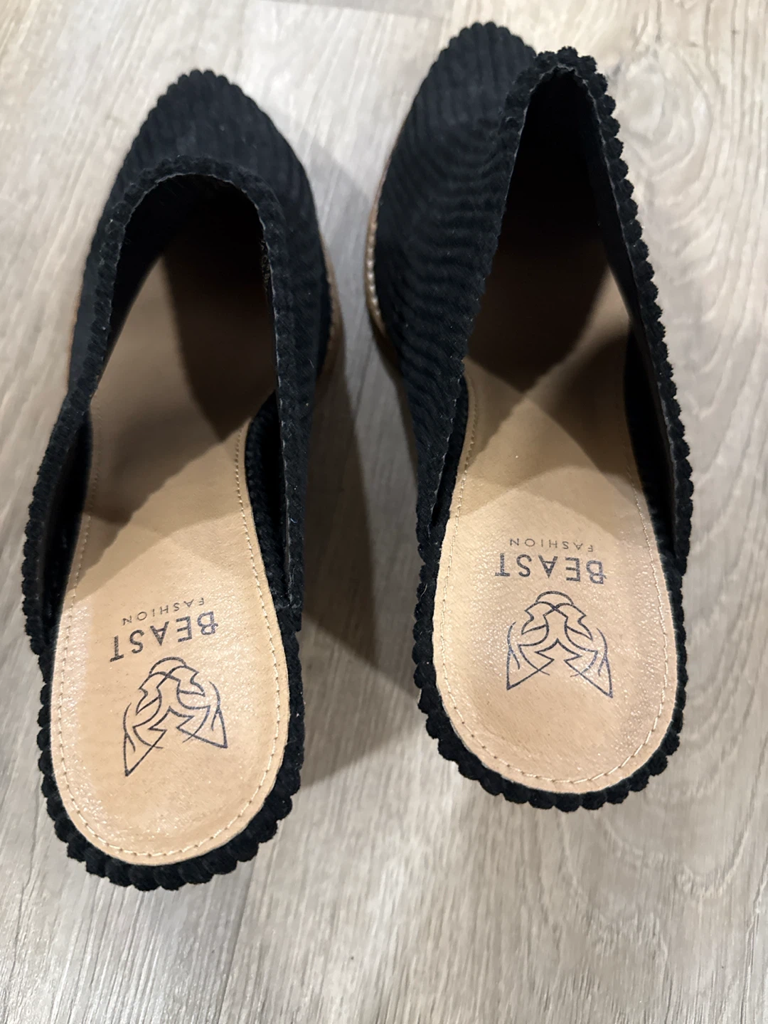 Beast Fashion Black Corduroy Mules size 10 - photo 2