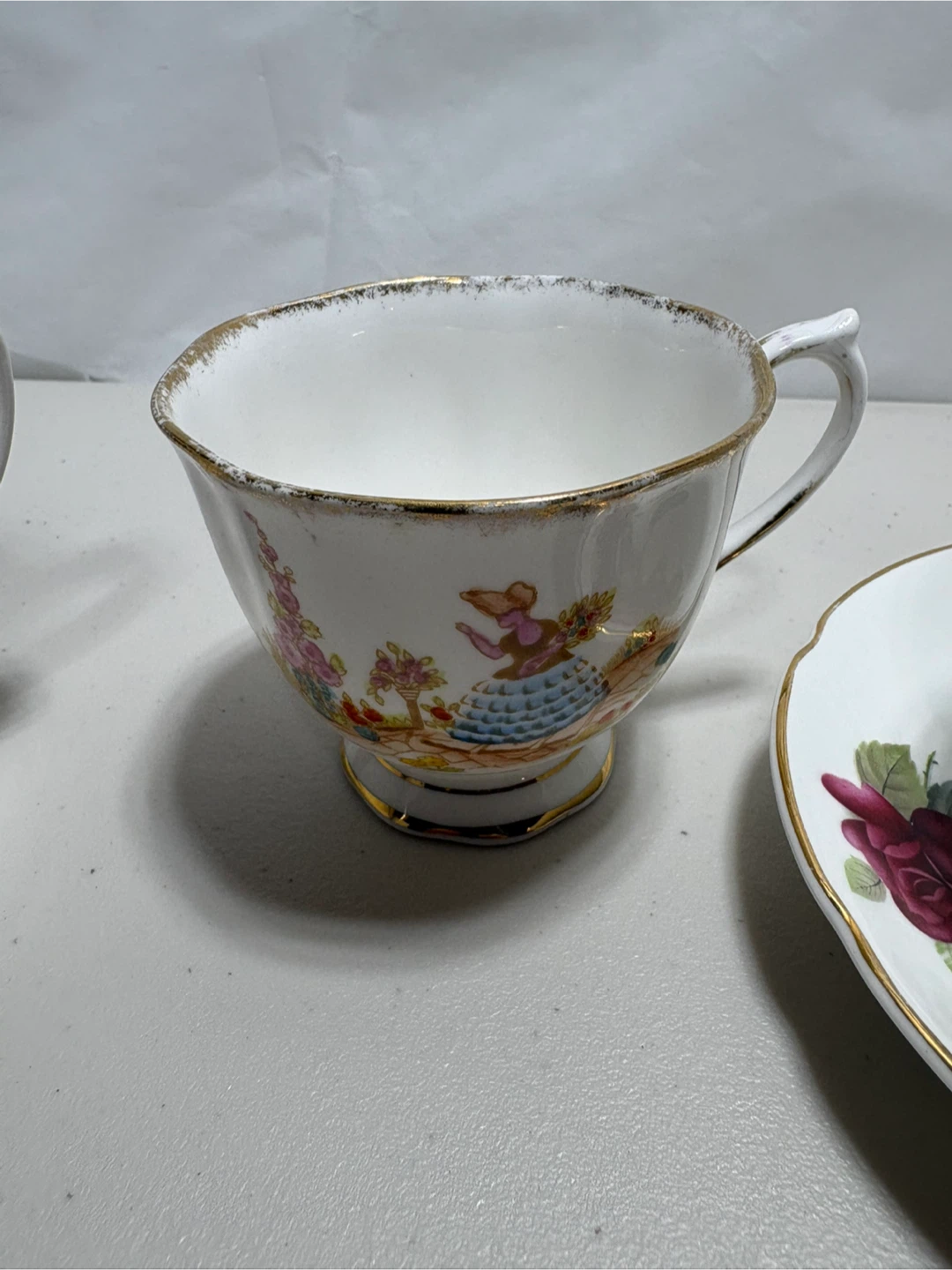 Royal Albert Dainty Dinah Teacup and Saucer - photo 4