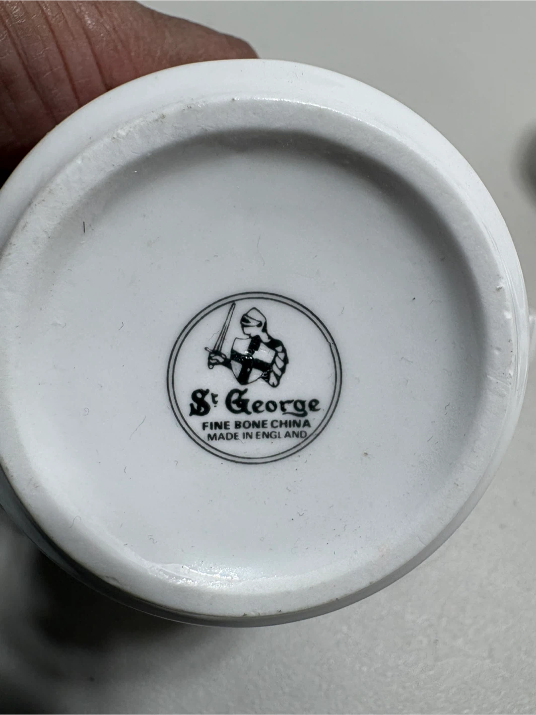 Royal Albert Dainty Dinah Teacup and Saucer - photo 3