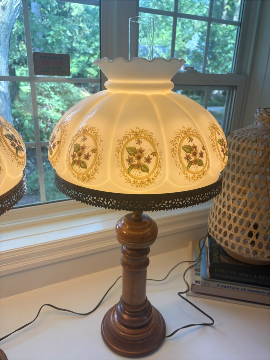 Vintage hurricane Floral Table Lamps - Set of 2 - photo 4