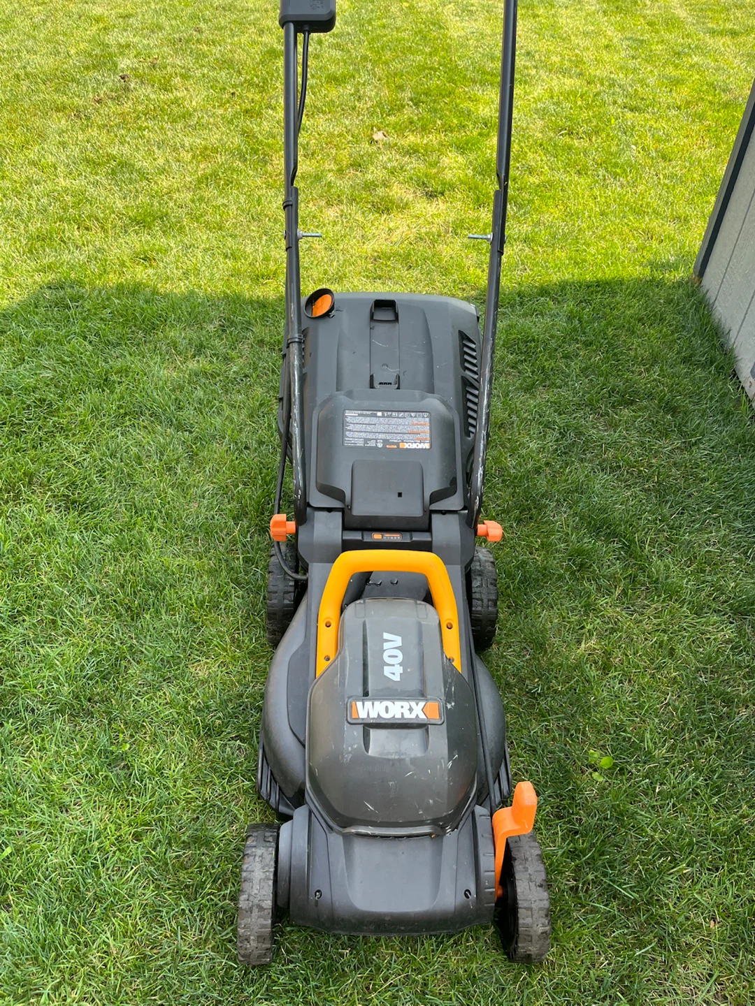 Lawn mower 40v battery operated - photo 2
