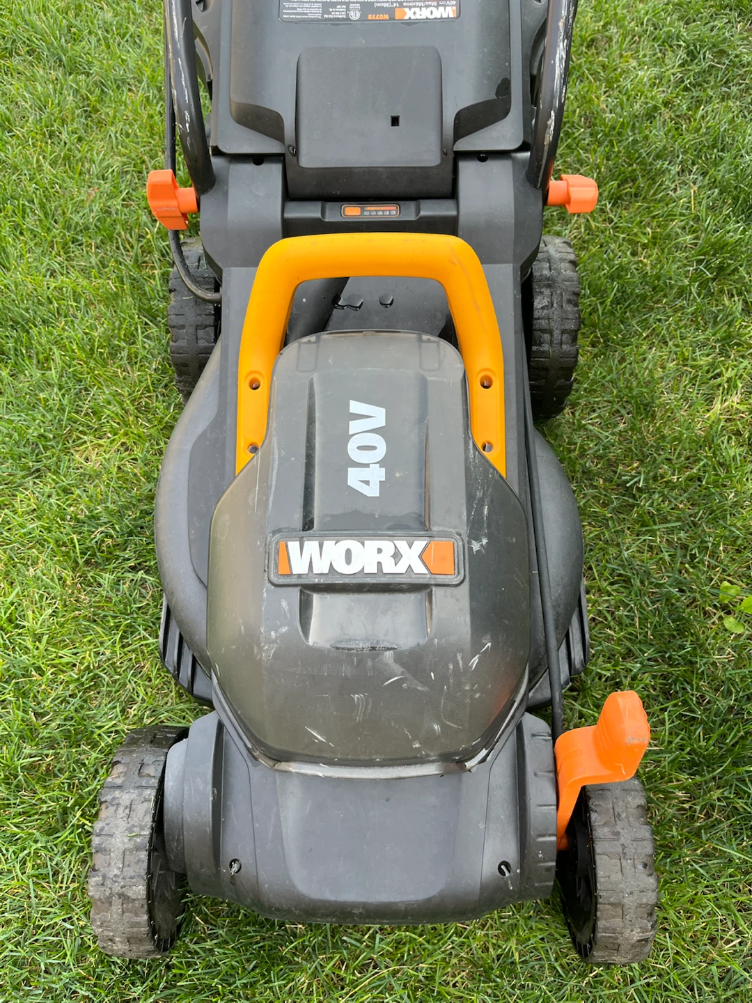 Lawn mower 40v battery operated - photo 3