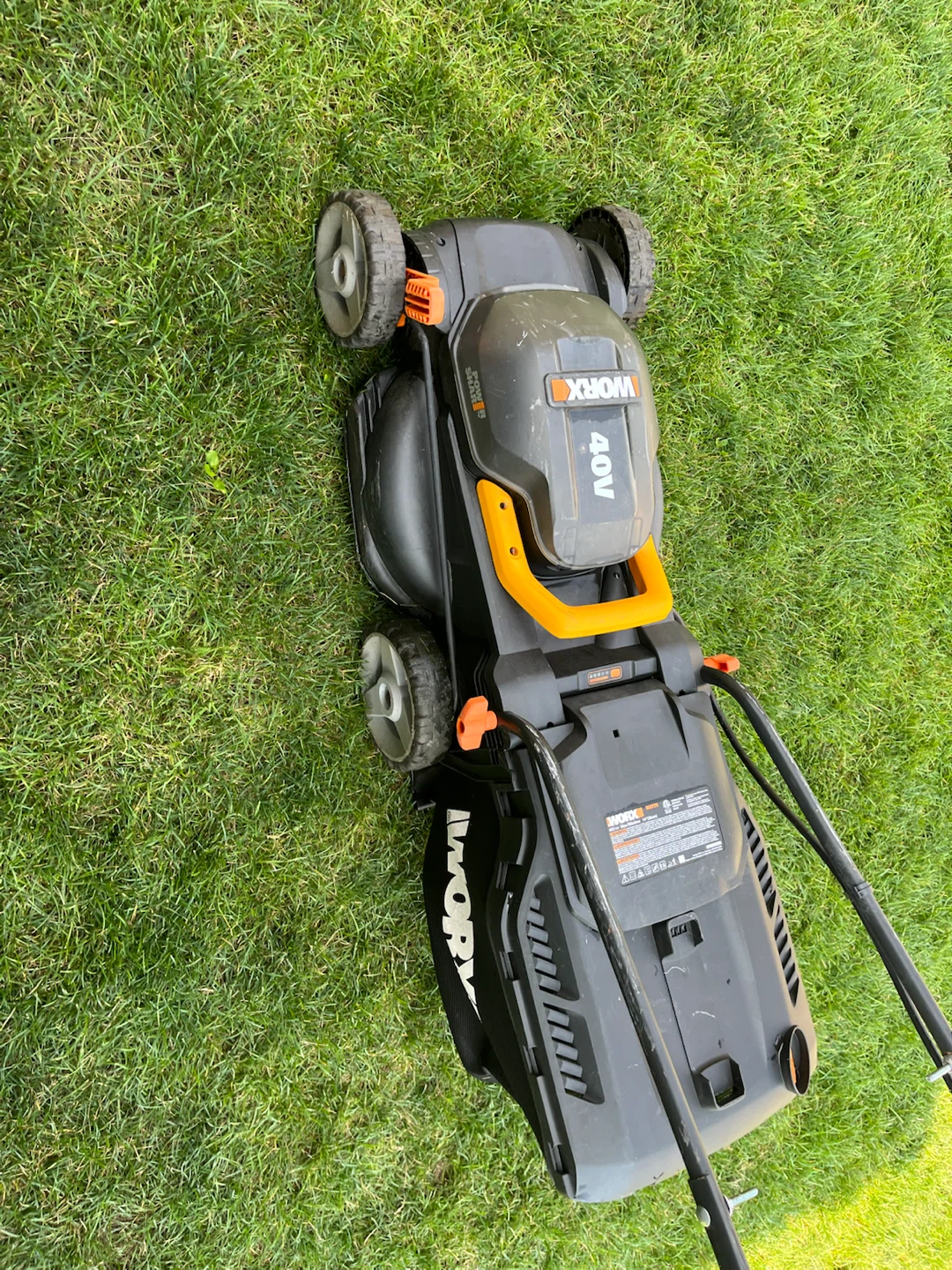 Lawn mower 40v battery operated - photo 4