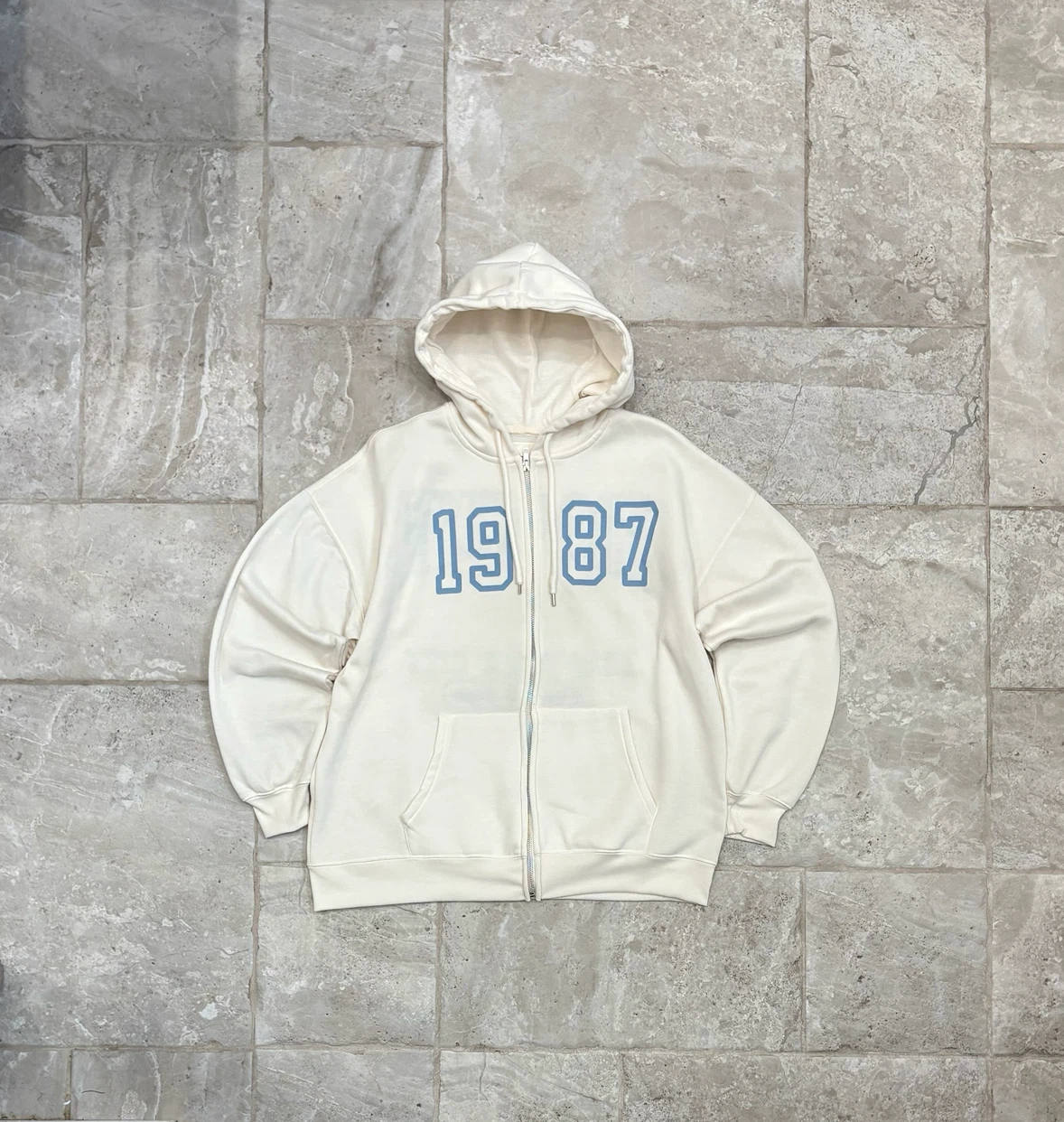 Brooklyn New York City zip up hoodie🤍🌊 - photo 2