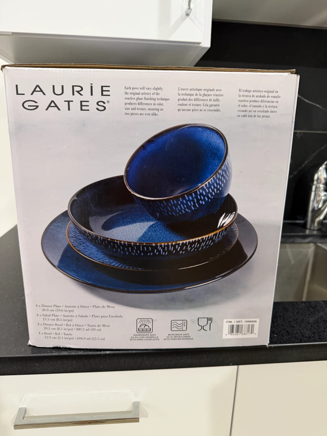 Laurie Gates 16-Piece Dinnerware Set
