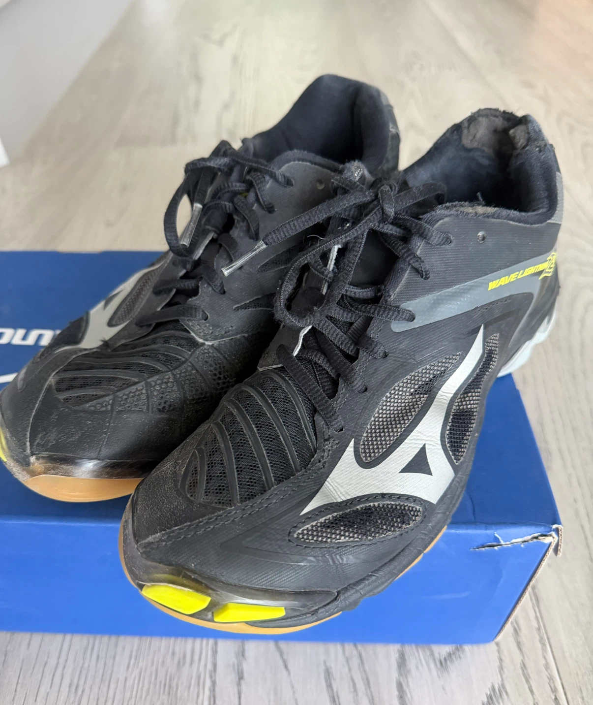 Mizuno Wave Lightning Z3 Volleyball Shoes