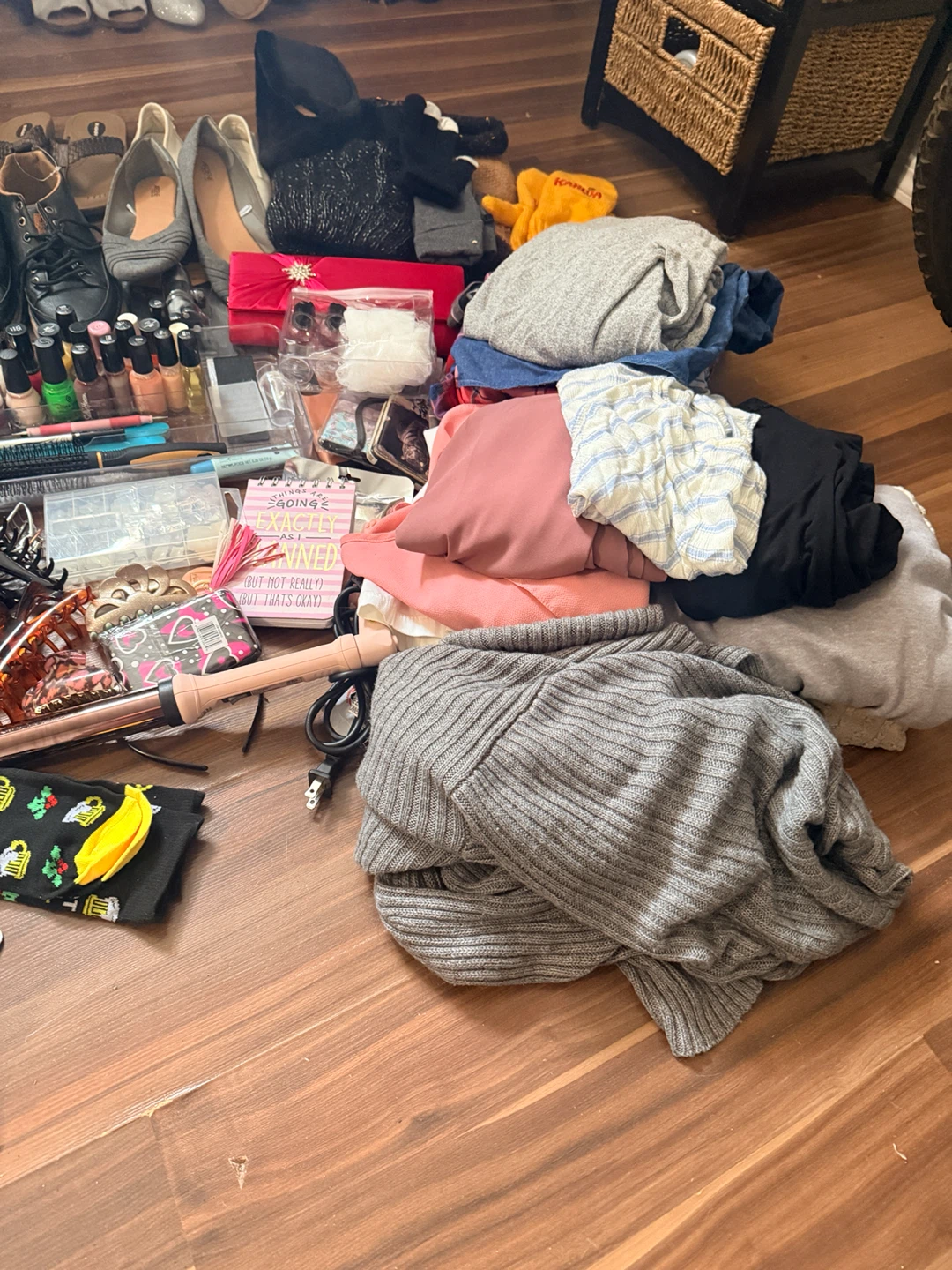 Assorted Women's Clothing, Shoes & Accessories - photo 5