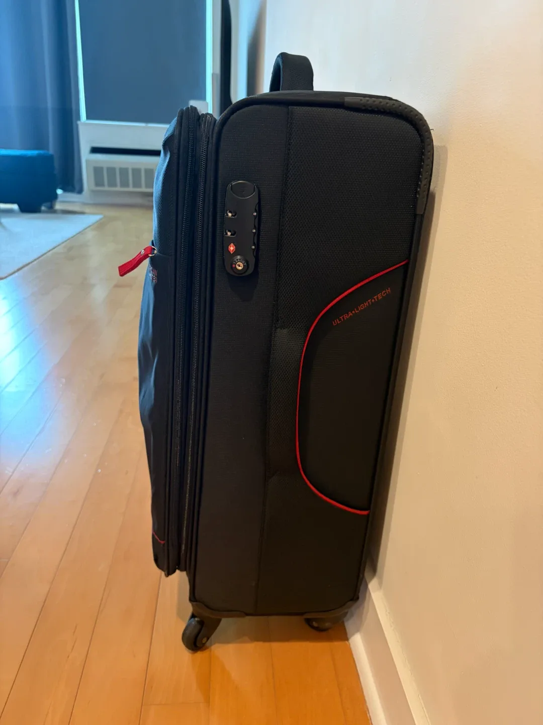 American Tourister ULTRA-LIGHT-TECH Spinner Suitcase - photo 2