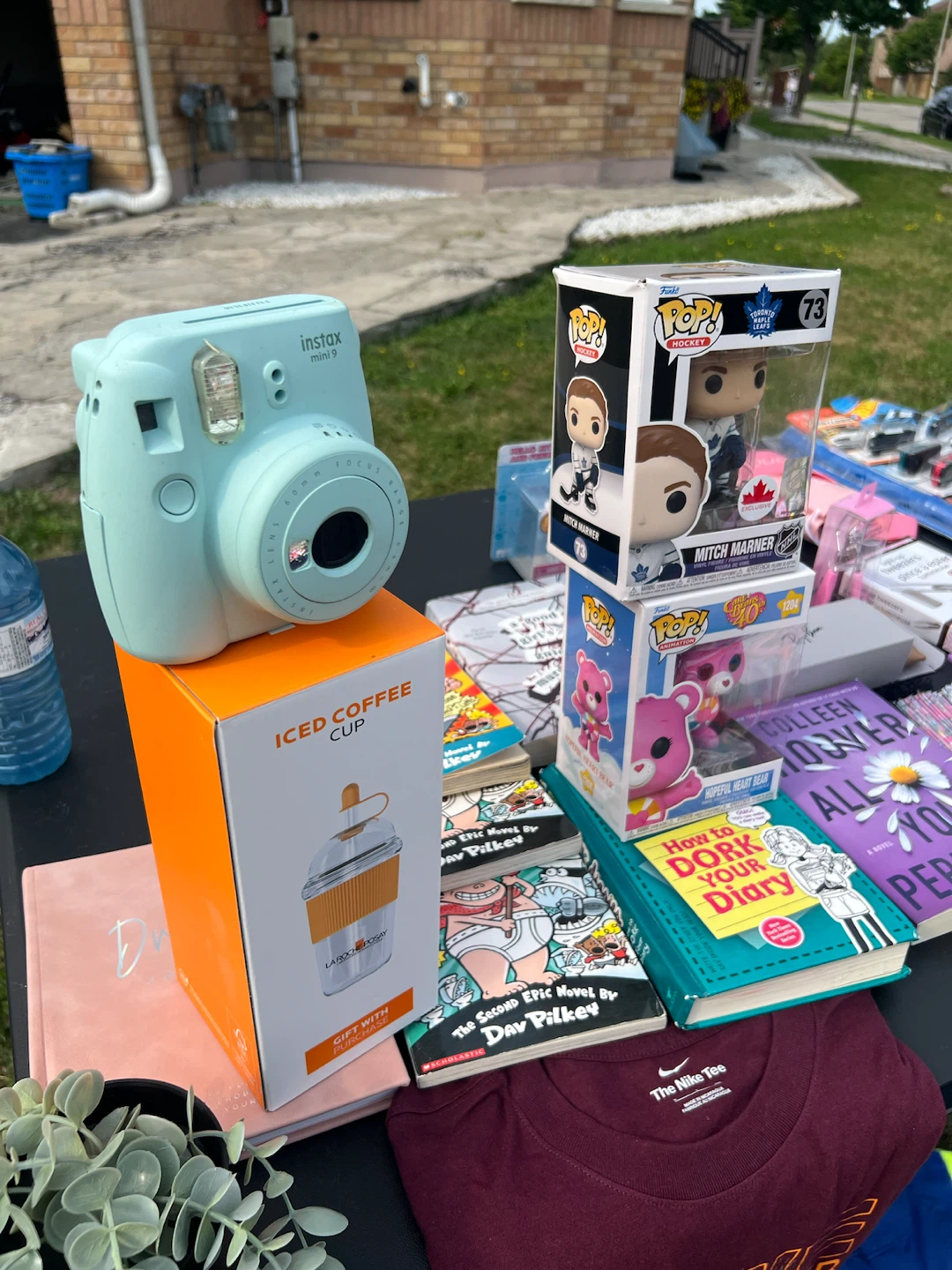 GARAGE SALE - Makeup, Toys, Decor, Hot Wheels - photo 2