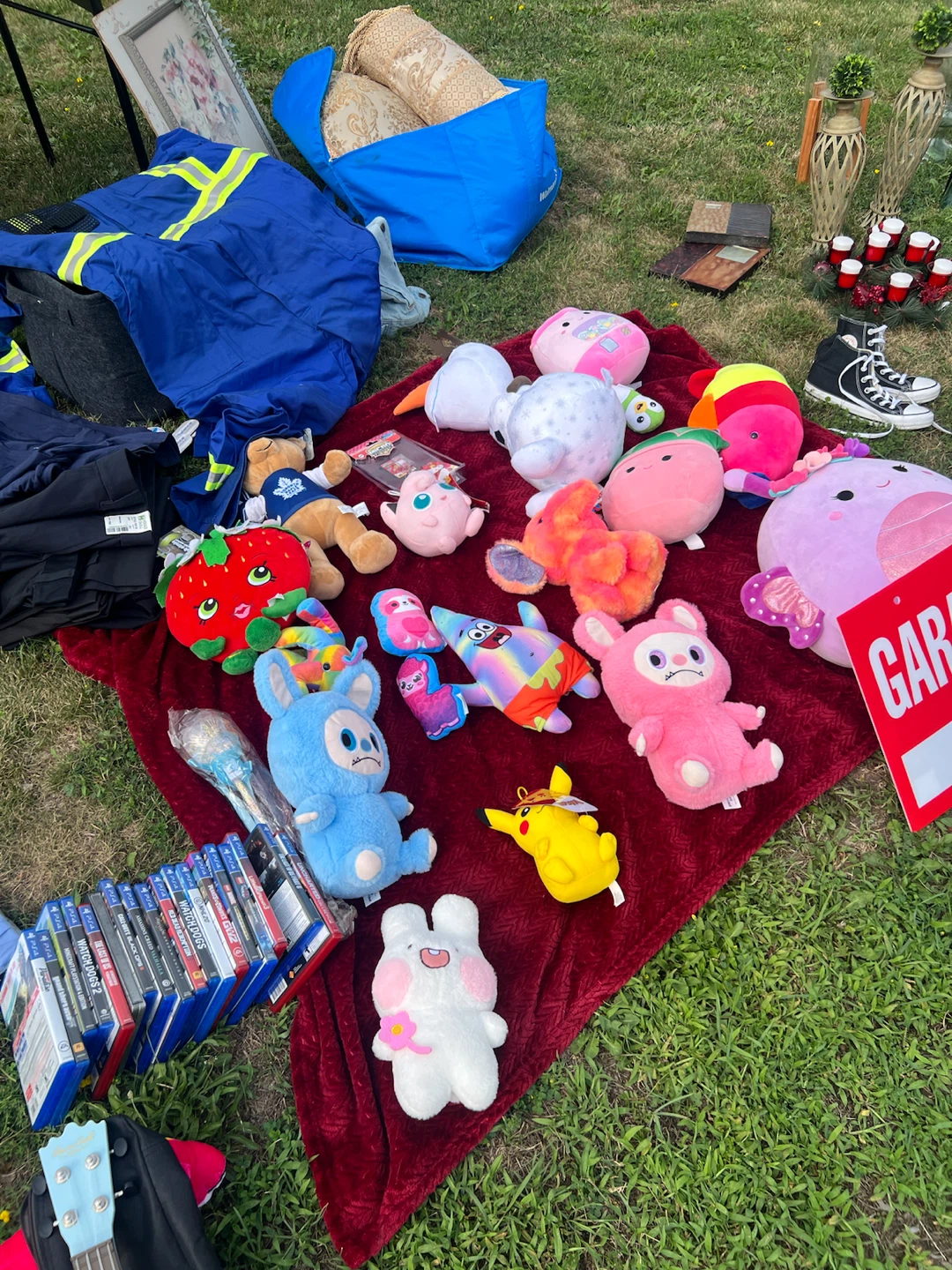 GARAGE SALE - Makeup, Toys, Decor, Hot Wheels - photo 3