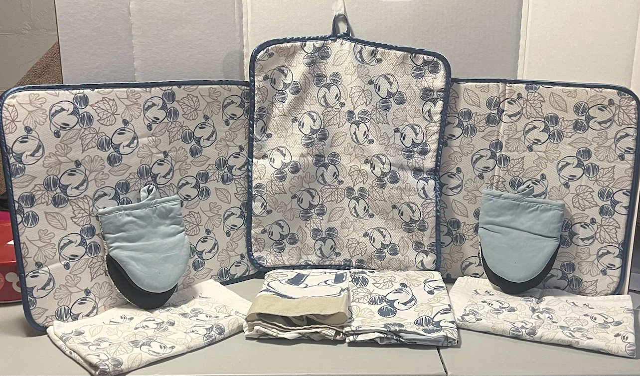 Disney Mickey Mouse Kitchen Linens Bundle - photo 3