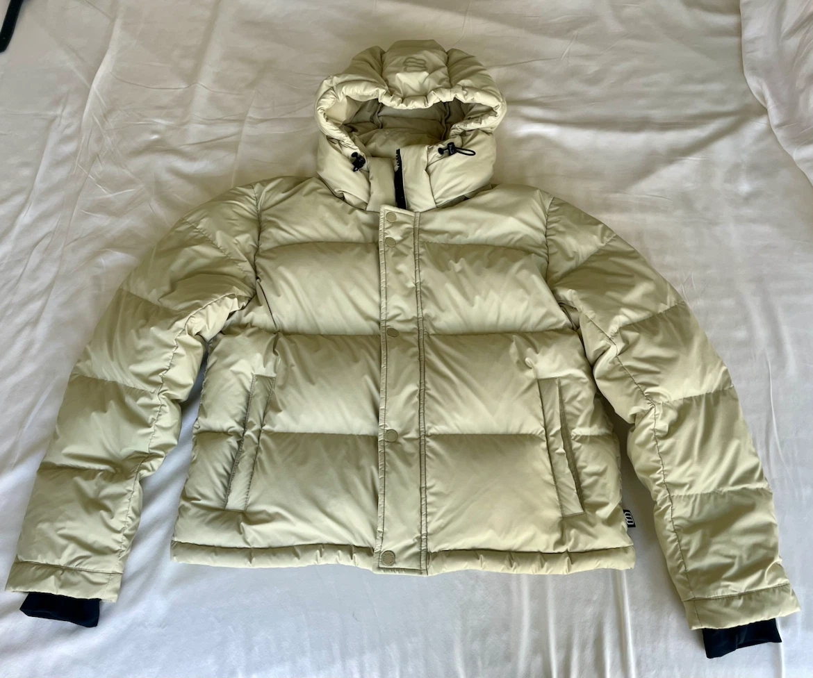 Aritzia Super Puff Shorty jacket Medium