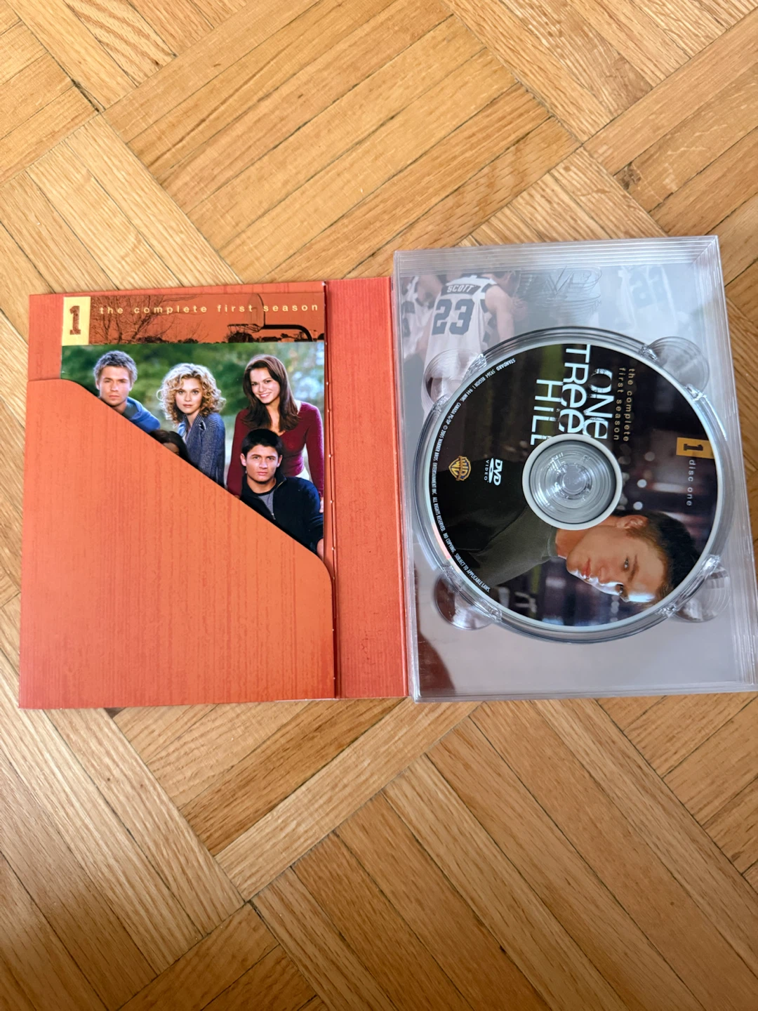 One Tree Hill: The Complete First Season DVD Set - photo 2