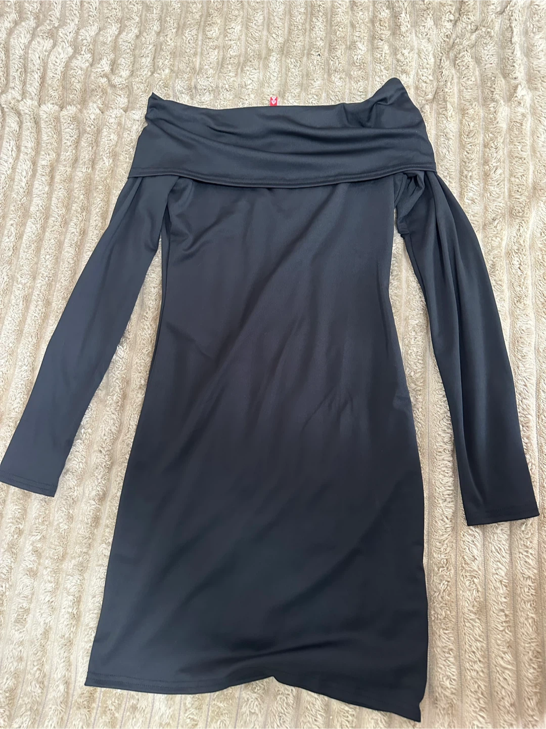 Black Off-the-Shoulder Long Sleeve Dress
