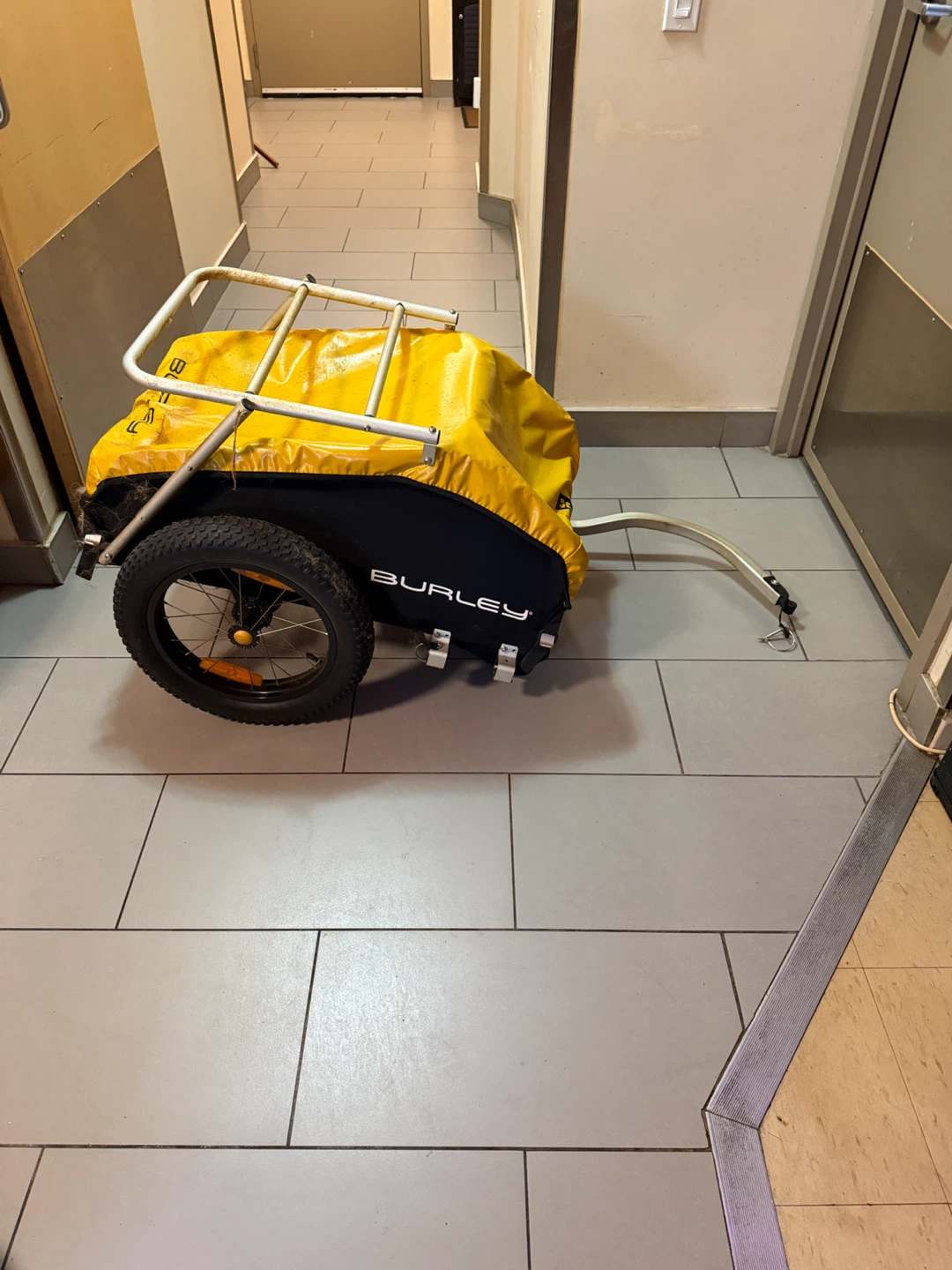 Burley Yellow Cargo Trailer - photo 3