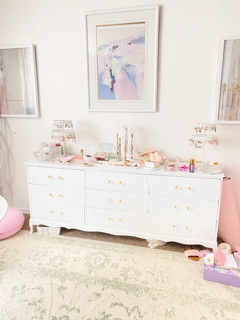 White antique Dresser with 9 Drawers - photo 3