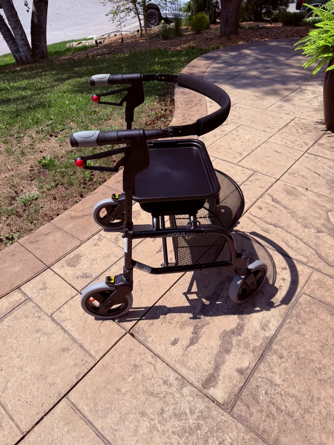 Nexus Walker with Seat, tray and Basket - photo 2
