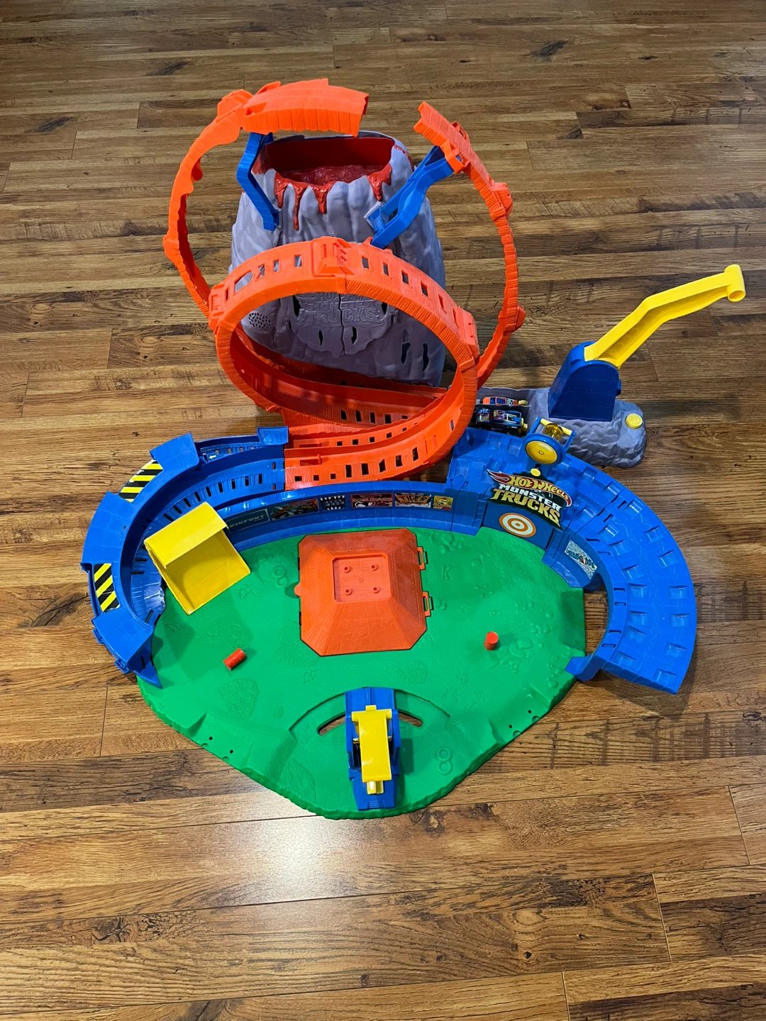 Hot Wheels Monster Trucks Volcano Arena Playset