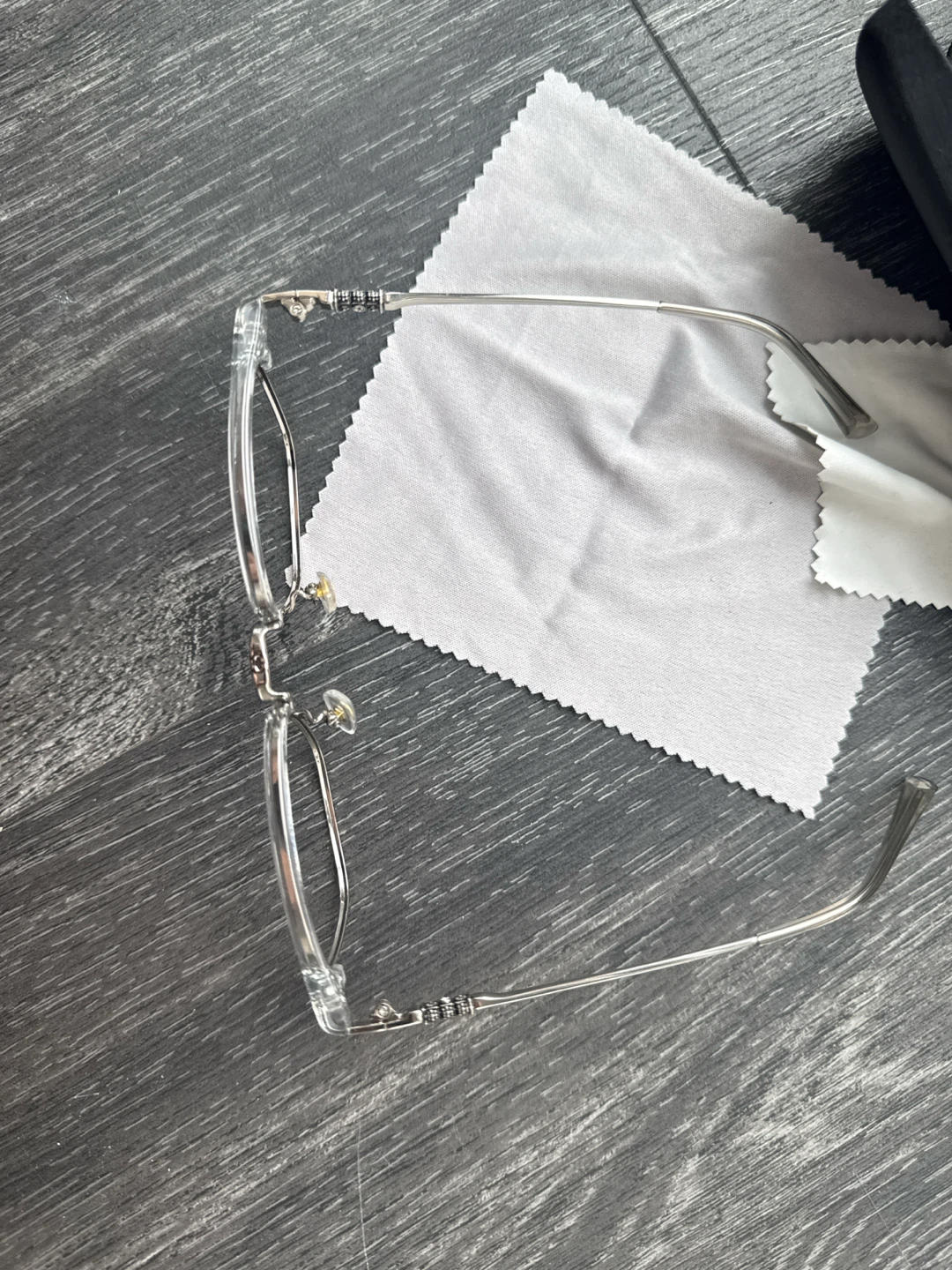 New Unisex Clear frame glasses with case NO prescription - photo 2