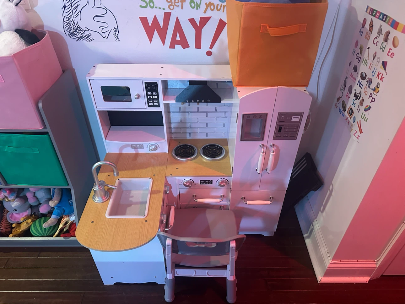 Kid's Wooden Play Kitchen with Microwave and Refrigerator
