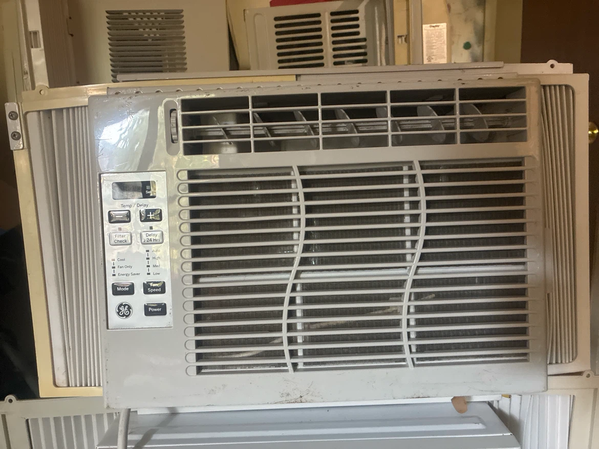 LG Window Air Conditioner - photo 2