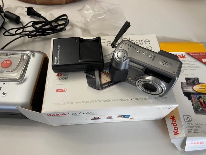Kodak EasyShare CX7440 Digital Camera and Printer Dock Kit - photo 3