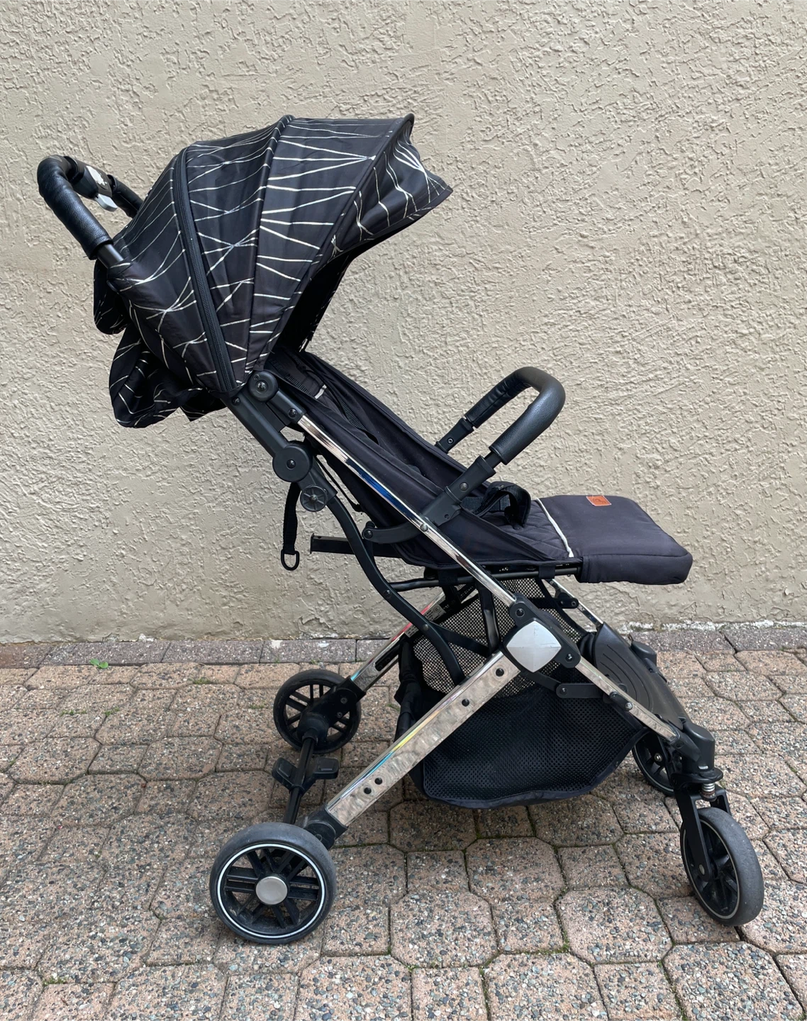 Black and White Patterned Stroller - photo 2