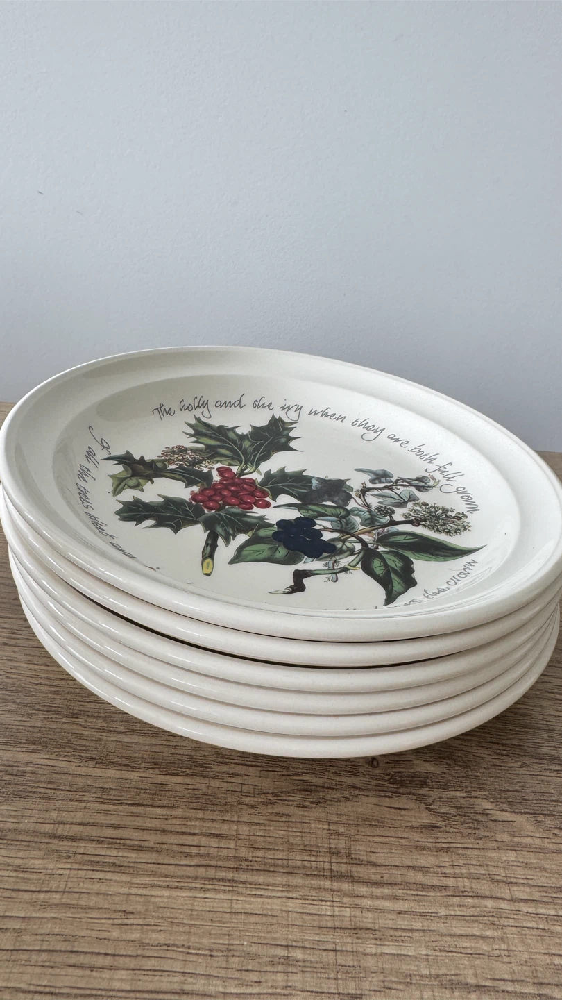 Holly and Ivy Decorative Plates Set - photo 2