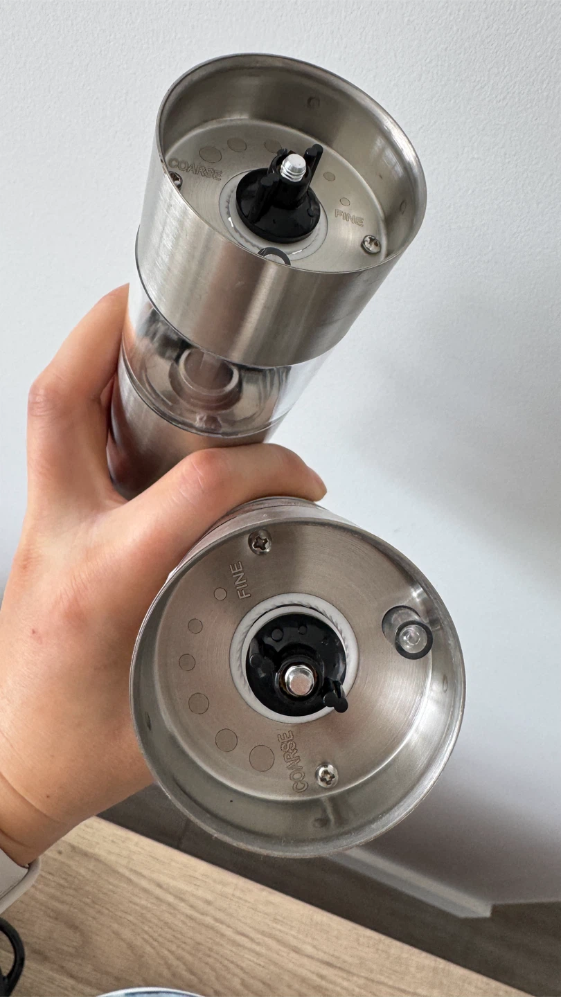 Electric Salt and Pepper Grinders Set - photo 2