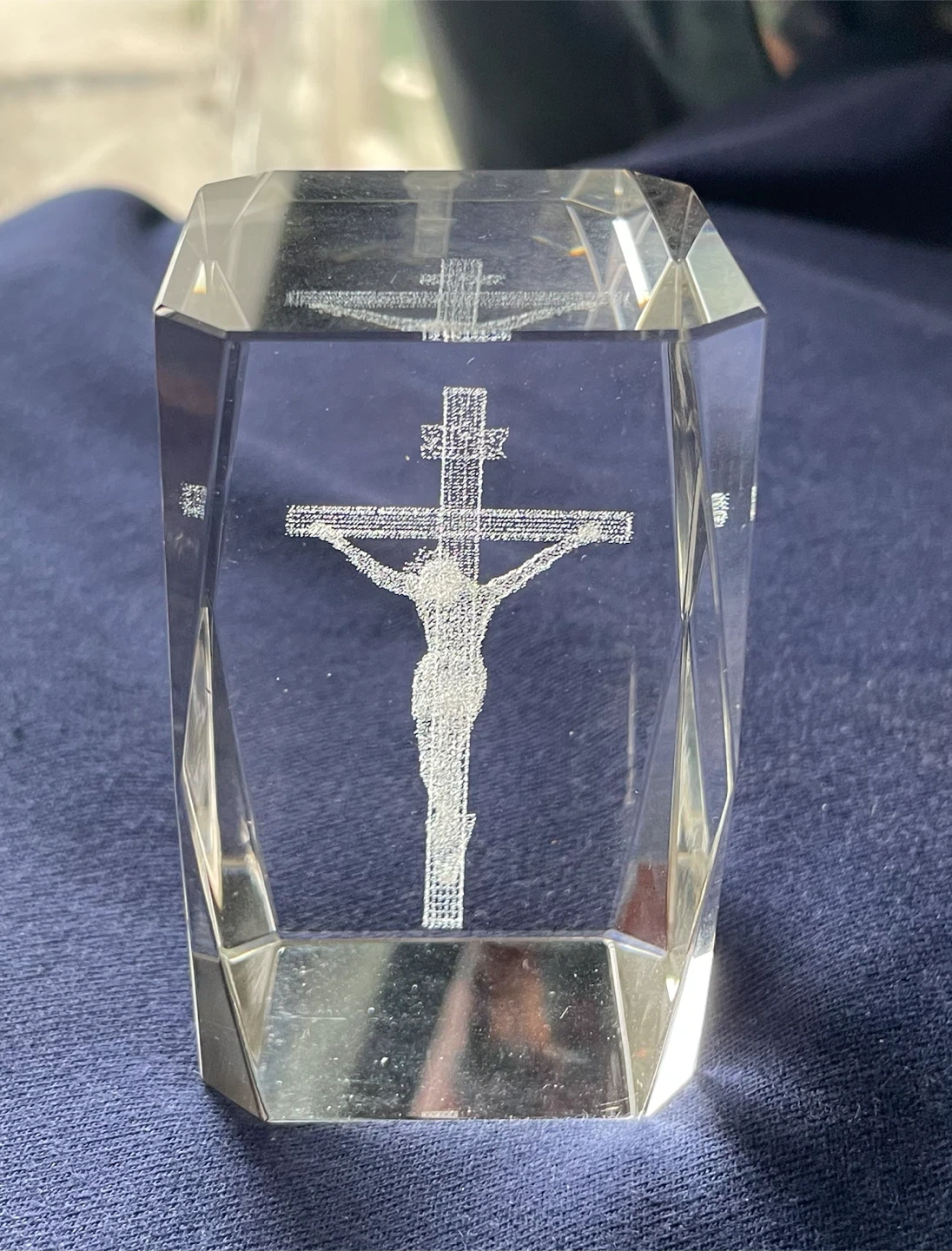 3D Crystal engraving of Jesus on the Cross