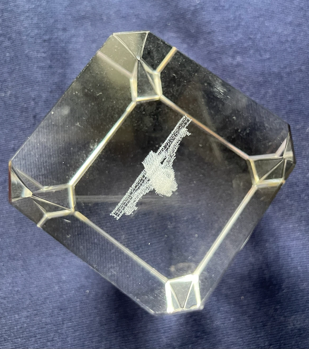 3D Crystal engraving of Jesus on the Cross - photo 2