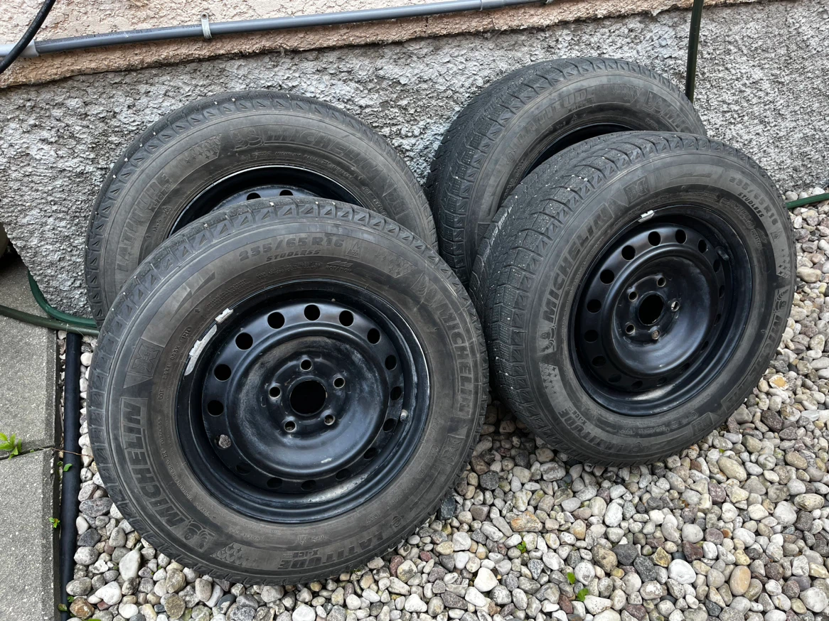 Set of 4 Michelin X-Ice Tires for 2006 Honda Odyssey