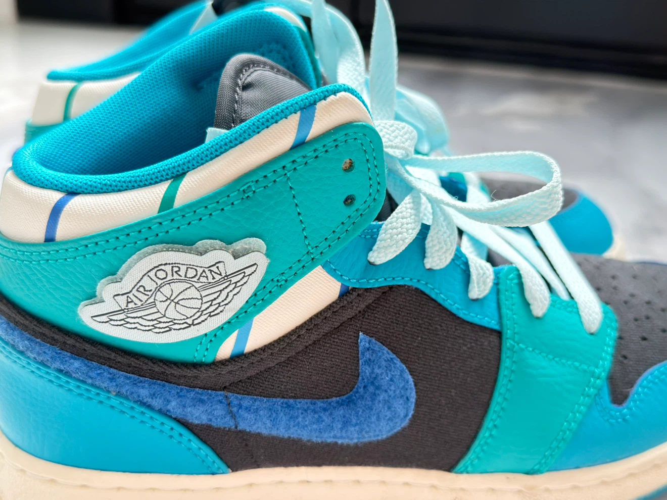 Air Jordan 1 Mid SE GS "Canyon Rust" - photo 2