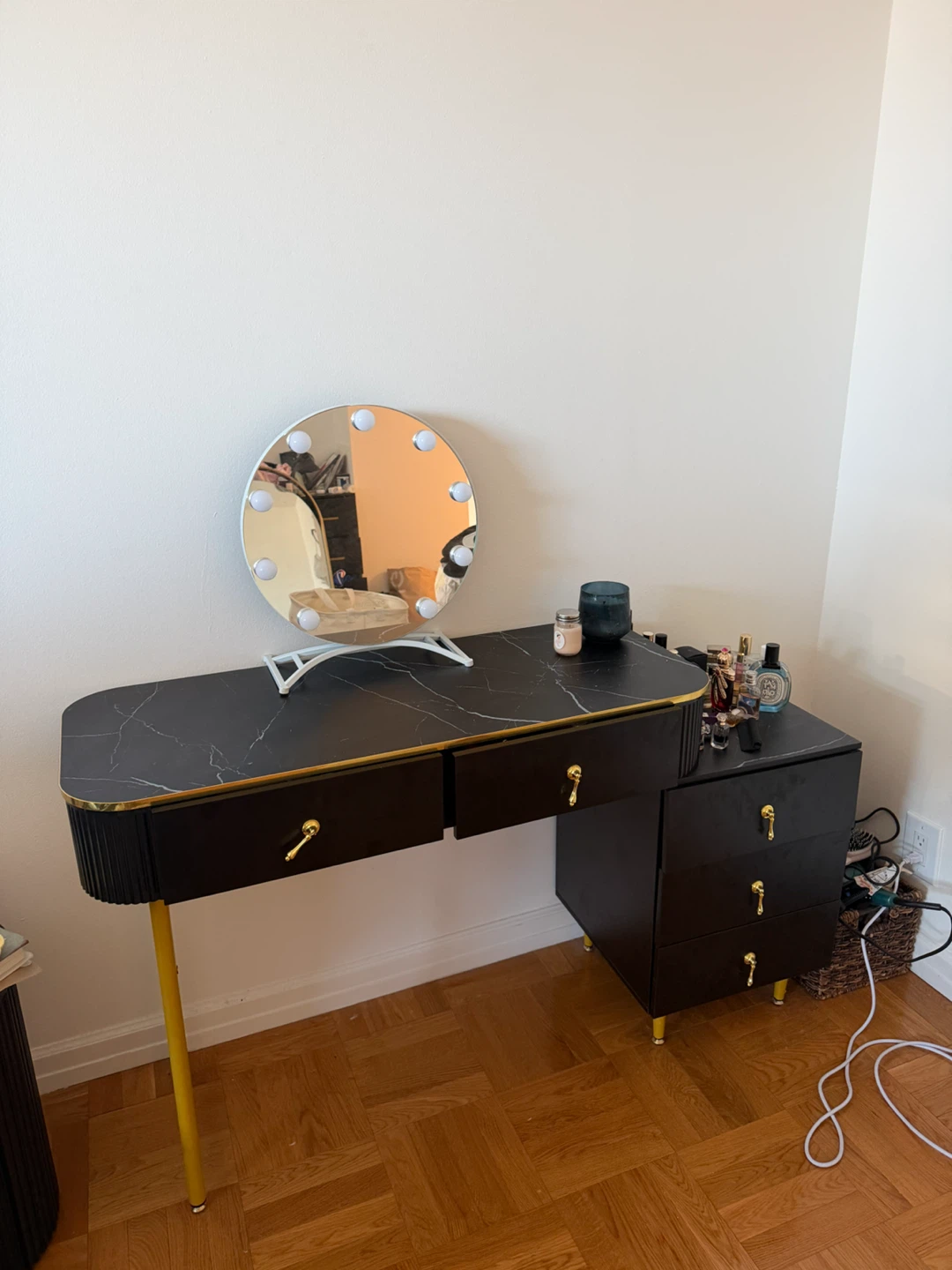 Vanity Desk with Lighted Mirror