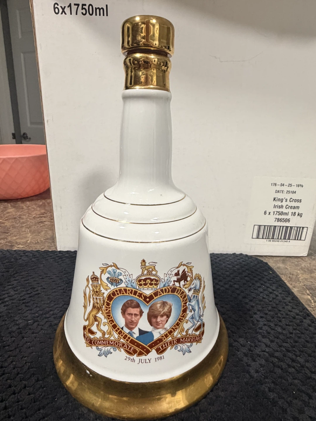 Porcelain figurines and vintage decanter - photo 2