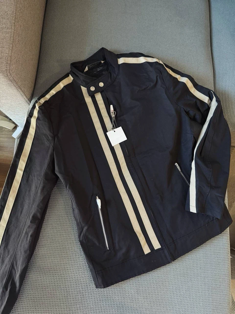 ZARA Man Black Jacket with Beige Stripes – Size L