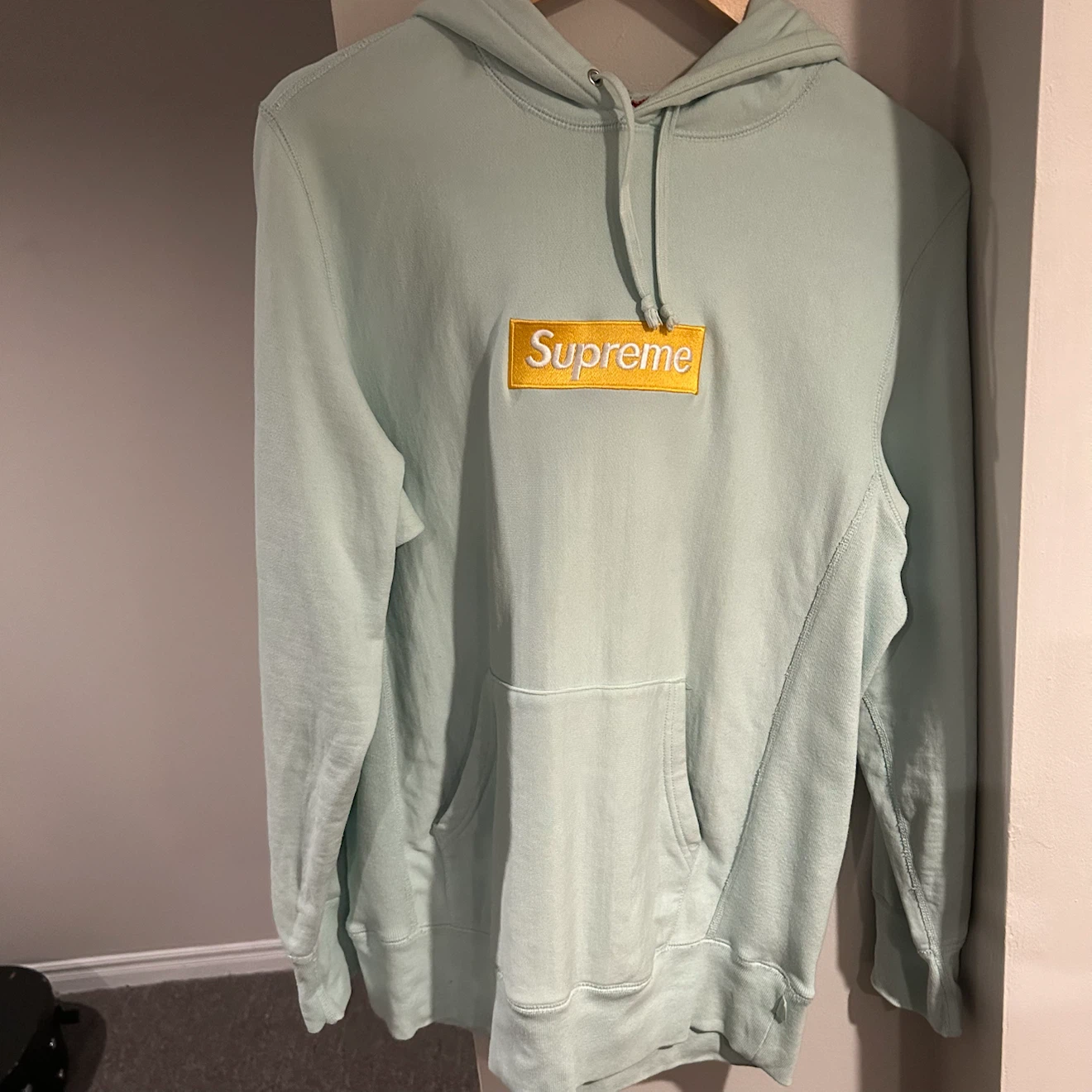 AUTHENTIC SUPREME HOODIE