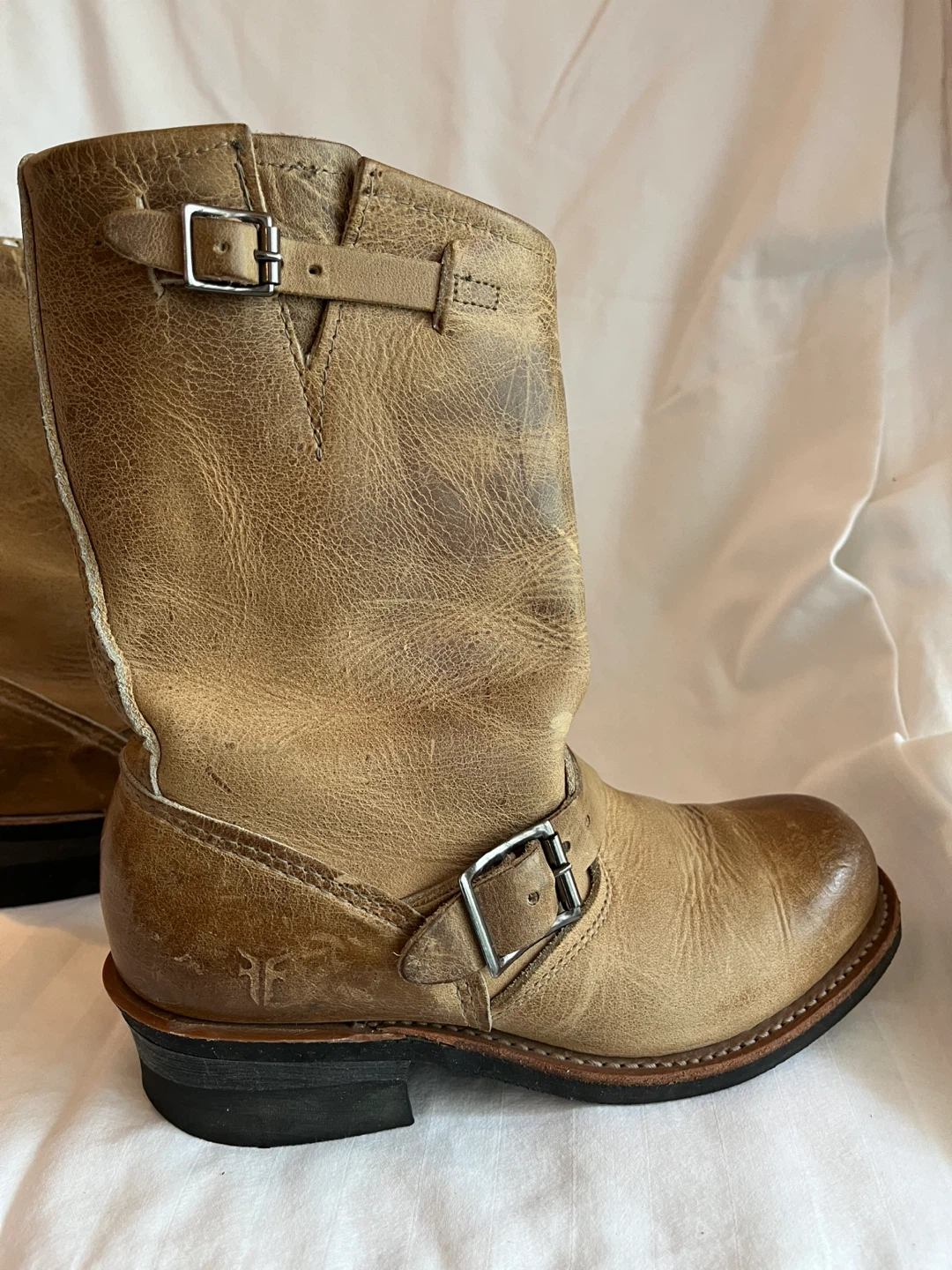 FRYE Women's Engineer Boots - Rare colour - photo 2